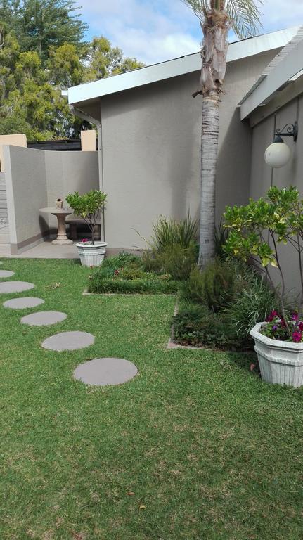 Gemutlich Guesthouse Upington Exterior photo